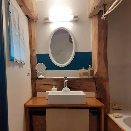 Dans Un Moulin A Vent Pont-l'Abbe-d'Arnoult